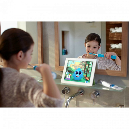 Philips Sonicare For Kids HX6392/02 - звуковая зубная щетка с 2-мя насадками и 8 сменными стикерами